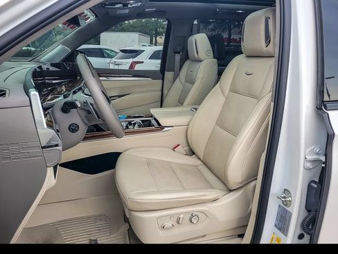 Certified 2025 Cadillac Escalade Sport Platinum w/ LPO, Floor Liner Package AWD/4WD image 14