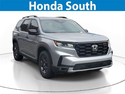 New 2025 Honda Pilot TrailSport image 1