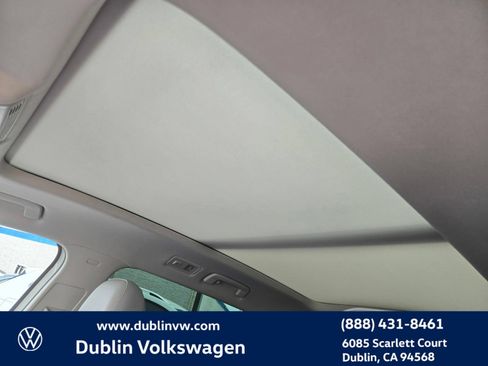 Certified 2023 Volkswagen Taos SE w/ Panoramic Sunroof Package FWD image 17