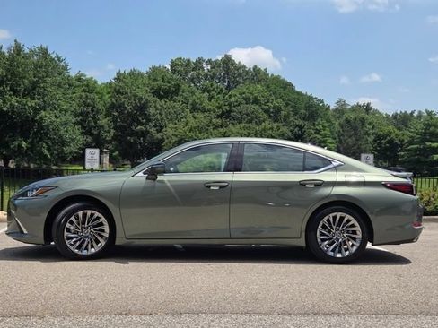 Used 2025 Lexus ES 350 w/ Accessory Package (Z1) FWD image 25