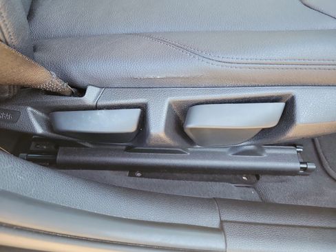 Used 2014 BMW 320i Sedan image 9