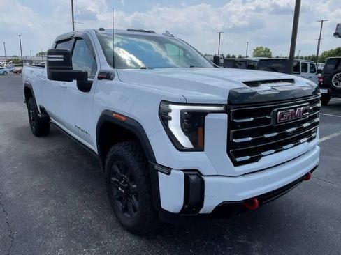 Used 2024 GMC Sierra 2500 AT4 w/ AT4 Premium Plus Package AWD/4WD image 4