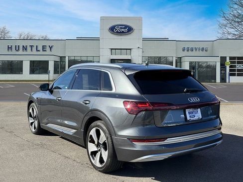 Used 2019 Audi e-tron Prestige w/ Prestige Package image 6