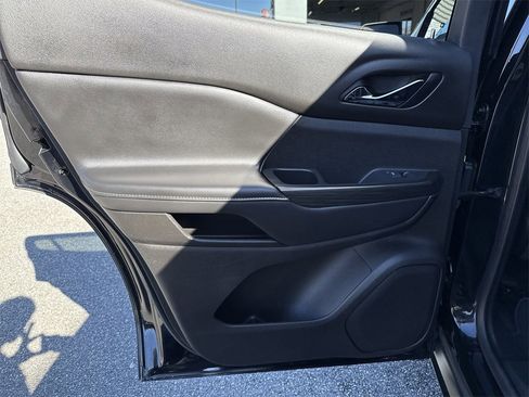 Used 2021 GMC Acadia SLT image 22