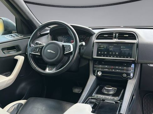 Used 2020 Jaguar F-PACE S AWD/4WD image 19