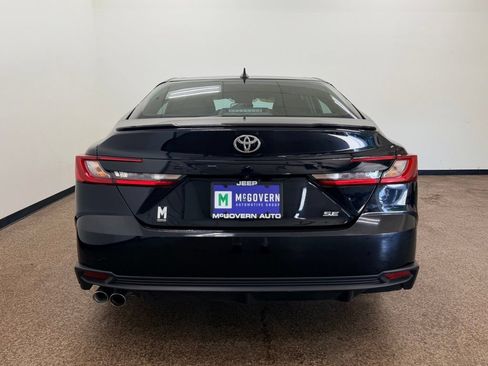 Used 2025 Toyota Camry SE FWD image 4