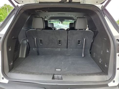 Used 2023 Chevrolet Traverse LT FWD image 15