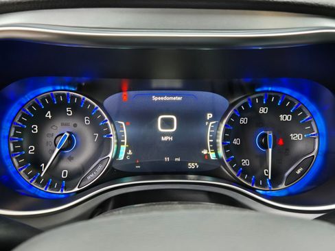 New 2026 Chrysler Pacifica Limited w/ Uconnect Theater Family Group image 15