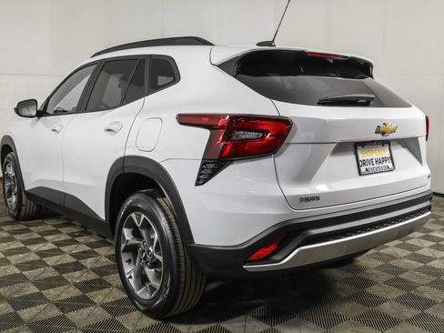 Used 2024 Chevrolet Trax LT w/ Driver Confidence Package image 19