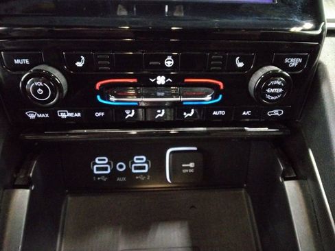 Used 2024 Jeep Grand Cherokee L Laredo AWD/4WD image 20