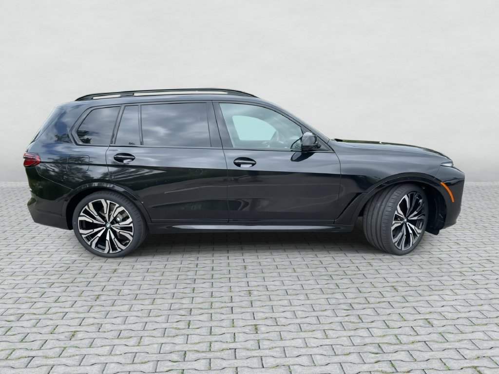 Used 2027 BMW X7 M60i AWD/4WD image 9
