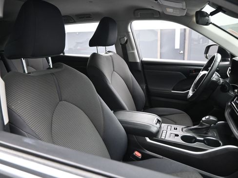 Certified 2022 Toyota Highlander LE image 23