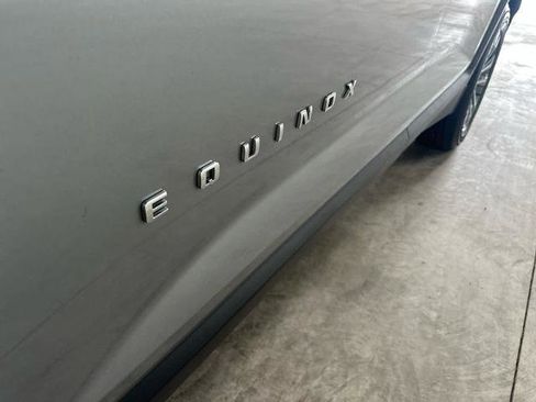 Used 2025 Chevrolet Equinox LT FWD image 12