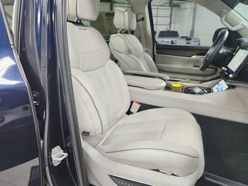 Used 2023 Jeep Grand Wagoneer L Series II w/ Convenience Group III AWD/4WD image 39