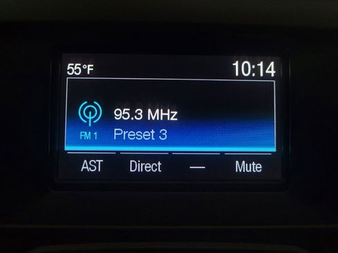 Used 2015 Ford Fusion SE w/ Equipment Group 201A image 25