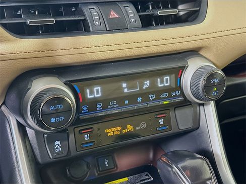 Used 2021 Toyota RAV4 Limited image 14