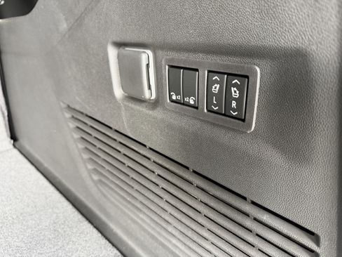 New 2026 GMC Yukon XL AT4 w/ AT4 Premium Plus Package image 10