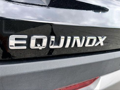 Used 2025 Chevrolet Equinox LT FWD image 8