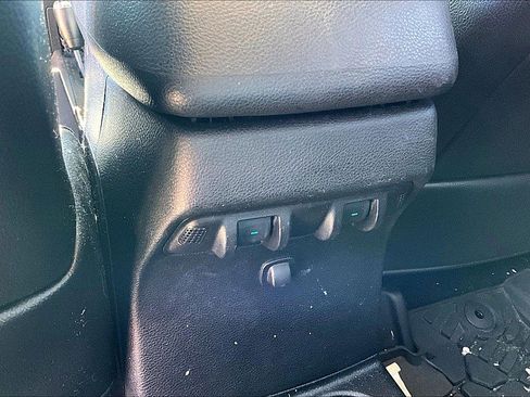 Used 2015 Jeep Wrangler Unlimited Sahara w/ Connectivity Group image 10