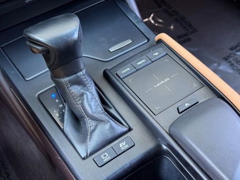 Used 2020 Lexus ES 300h FWD image 28