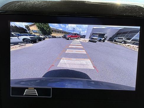 Used 2020 Chevrolet Traverse LT FWD image 29