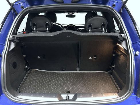 Used 2019 MINI Cooper 2-Door Hardtop w/ Signature Upholstery Package FWD image 18