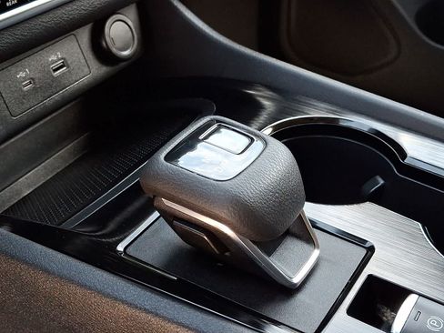 Used 2022 Nissan Rogue SV AWD/4WD image 17