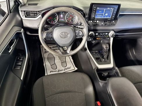 Used 2021 Toyota RAV4 XLE AWD/4WD image 17