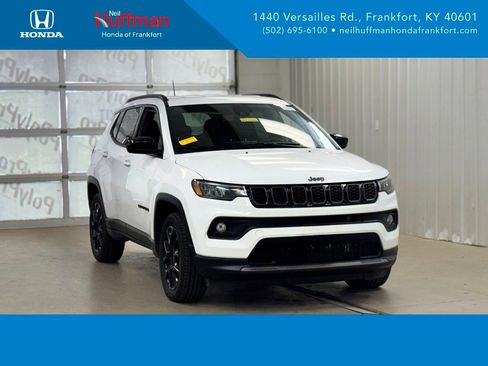Used 2025 Jeep Compass Latitude w/ Altitude Special Edition AWD/4WD image 1