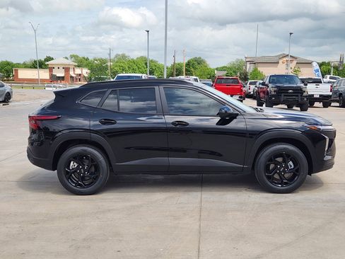 New 2026 Chevrolet Trax LT w/ Driver Confidence Package image 7