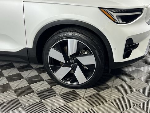 Used 2024 Volvo C40 P8 Recharge Plus w/ Climate Package image 15