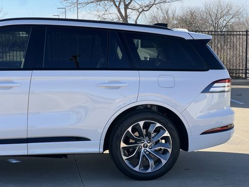 New 2026 Lincoln Aviator AWD image 6