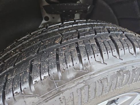 Used 2025 Chevrolet Equinox LT w/ Convenience Package II image 11