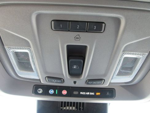 Certified 2025 Chevrolet Silverado 1500 LTZ AWD/4WD image 37