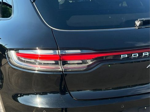 Used 2021 Porsche Macan AWD/4WD image 36