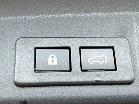 Certified 2023 Subaru Ascent Limited w/ Technology Package image 37