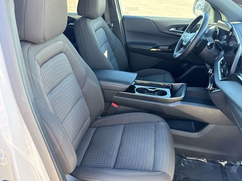 Used 2025 Chevrolet Equinox LT image 17