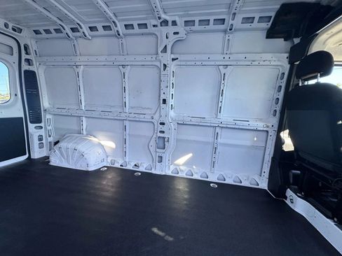 Used 2023 RAM ProMaster 2500 image 21