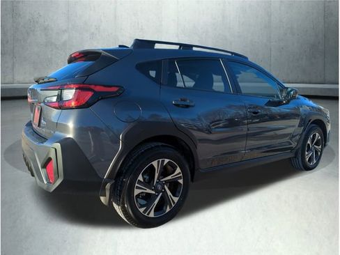 Used 2025 Subaru Crosstrek 2.0i Premium image 5