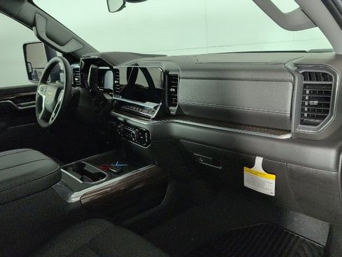 New 2026 Chevrolet Silverado 3500 LT image 11