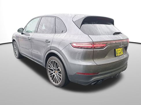 Used 2021 Porsche Cayenne image 8