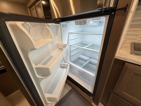 Used 2021 Ford F550 4x4 Regular Cab Super Duty w/ XLT Value Package image 65