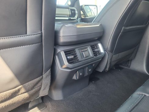 Used 2025 Ford F150 Platinum w/ FX4 Off-Road Package AWD/4WD image 32
