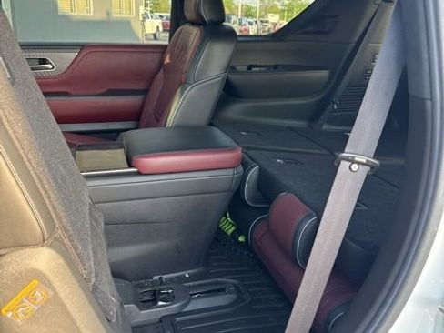 Used 2025 INFINITI QX80 Autograph image 28