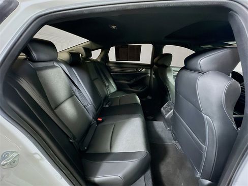 Used 2022 Honda Accord Sport image 11
