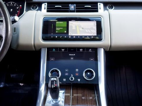 Used 2018 Land Rover Range Rover Sport HSE image 17