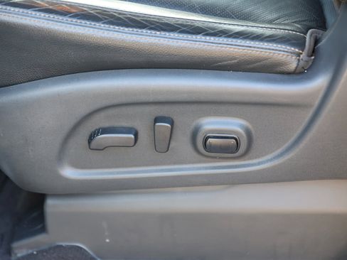 Used 2017 Nissan Titan SL image 21