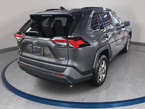 Used 2023 Toyota RAV4 XLE w/ Convenience Package FWD image 5
