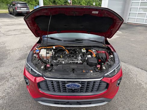 Certified 2023 Ford Escape Platinum w/ Premium Technology Package AWD/4WD image 27