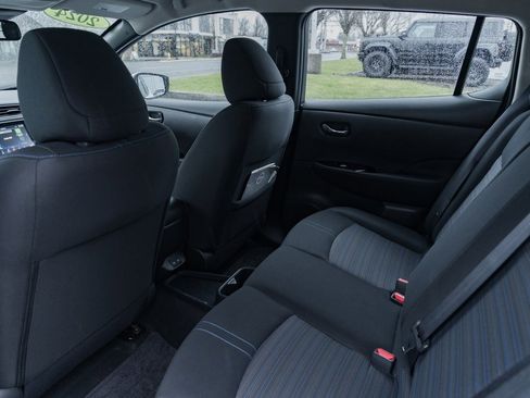 Certified 2024 Nissan Leaf SV Plus image 21